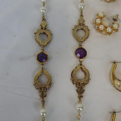 3 pc Costume Jewelry: "Pearls" & "Gold" 2 pairs of earrings & 1 necklace