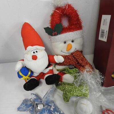 15+ Holiday Lot: Christmas Ornaments, Pinecones, Assorted Ornaments
