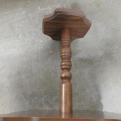 Small Wooden Table, Swirl Middle Pillar Design, 17 Inches Tall