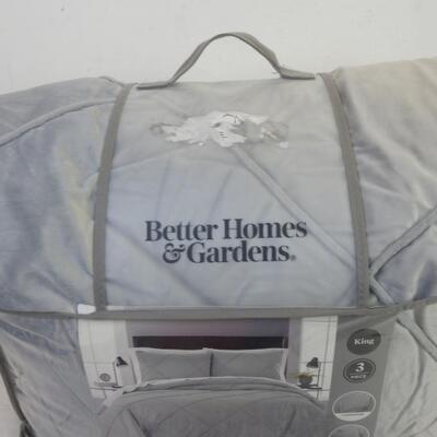 BH & G Embroidered Velvet 3pc King, Silver, Used but Complete