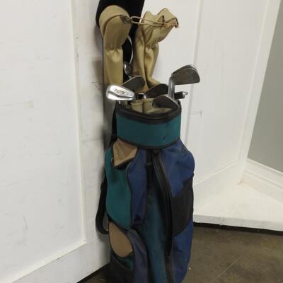 Golf Club Bag, Green & Blue with 17 Golf Clubs, some with Covers
