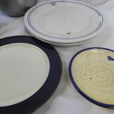 16 pc Kitchen, Sunbeam Toaster, international China Co, Ceramic Plates and Bowls