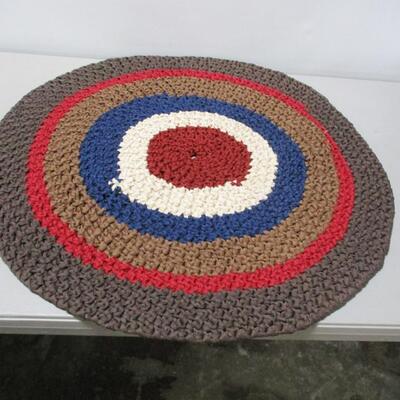 Handmade 'Target' Hook Rug