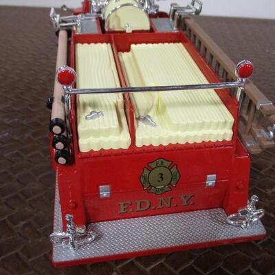 1/24 F.D.N.Y Fire Truck