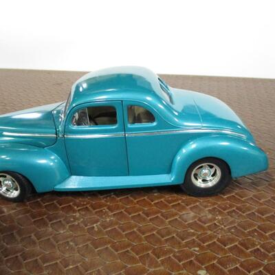 Ertl 1940 Ford Coupe Scale 1/18