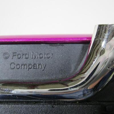 Muscle Machines 2002 Funline Ford Motor Company Metal Drag Model Car