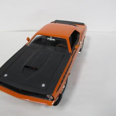 Plymouth Barracuda Orange AAR CUDA Scale 1/18