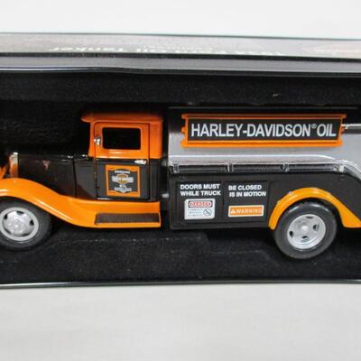 1934 Ford Oil Tanker - Harley Davidson 1/43 Scale