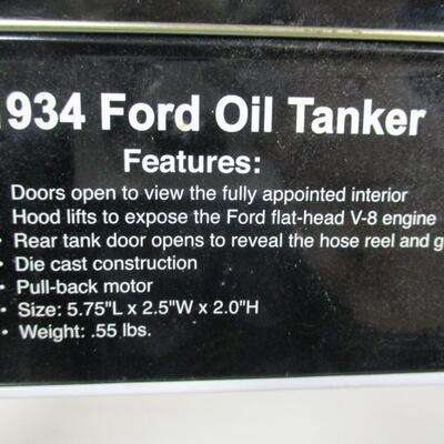 1934 Ford Oil Tanker - Harley Davidson 1/43 Scale
