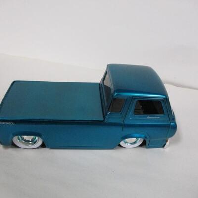 1934 Ford Pick Up Scale 1/18 & 1965 Ford Econoline Pickup Scale 1/24