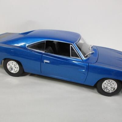 Maisto 1969 Dodge R/T Charger & Durago Chevrolet Corvette 1957 1/18