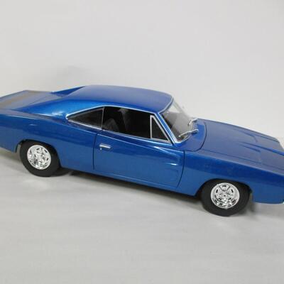 Maisto 1969 Dodge R/T Charger & Durago Chevrolet Corvette 1957 1/18