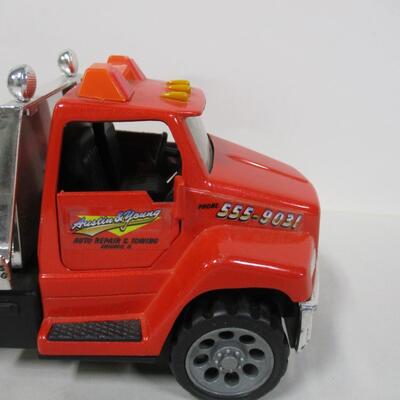 Auto Repair & Towing Trucks