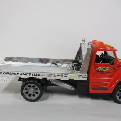 Auto Repair & Towing Trucks