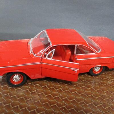 ERTL 1951 Mercury & Maisto 1962 Chevrolet Bel Air Scale 1/18