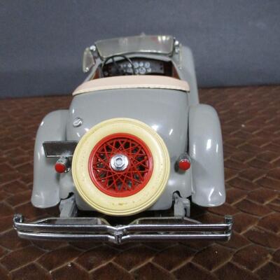 Danbury Mint 1935 Duesenberg SSJ 1/24 & Ford 31 Model A 1931