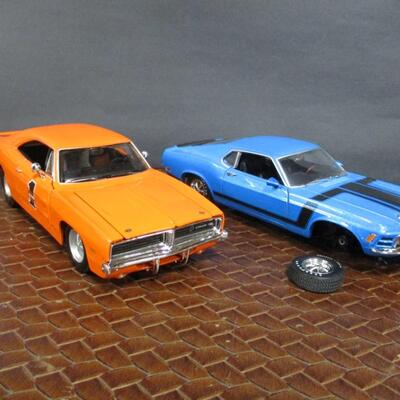 1969 Dodge Charger & 1970 Ford Mustang Scale 1/18