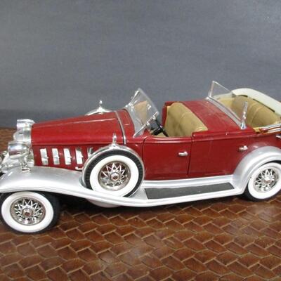 1932 Cadillac V-16 Sport Phaeton & 1932 Lincoln Scale 1/18