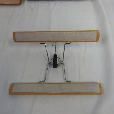 12 Wooden Clamp Pant Hangers, Setwell