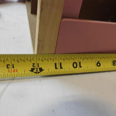Pink 2' x 1' x 20" Wooden Stables, 1 Doors Need Installment, Good Condition