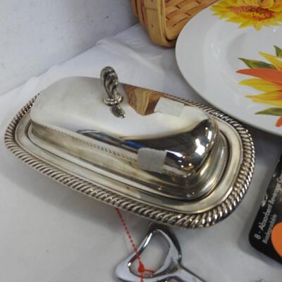 17 pc Kitchen, Stemless Wine Glasses, Woven Bread Basket, Metal Butter Dish