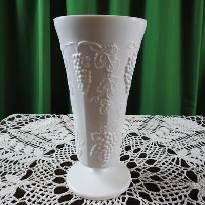 Milk glass vase