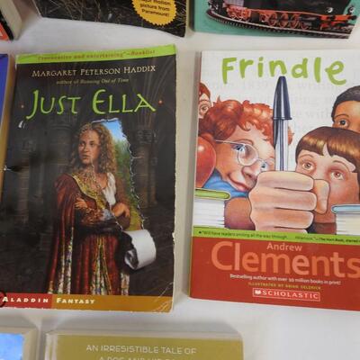 11 Kids Books: Daniel Boone, Frindle, Lassie, Bailey's Story