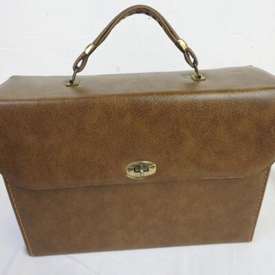 Blue Ribbon New Standard Reference Bible, Great Condition With Carrying Case