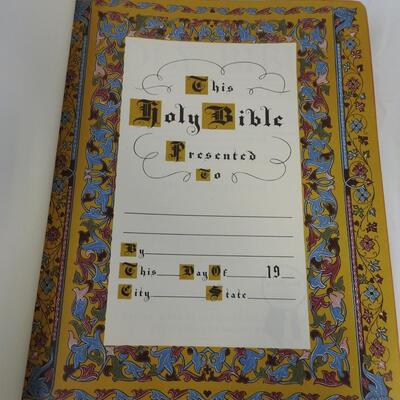 Blue Ribbon New Standard Reference Bible, Great Condition With Carrying Case