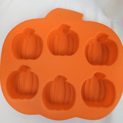 10 pc Kitchen, Sillicone Pumpkin Molds, Anchor Hocking Tan Bowl, Cupcake Pans