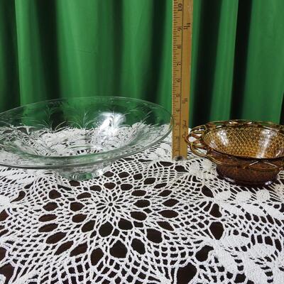 Pair of glass bowls