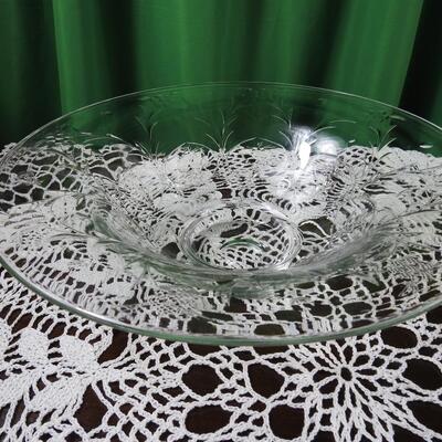 Pair of glass bowls