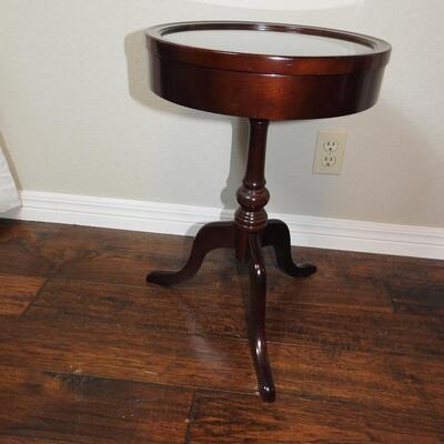 Shadowbox table