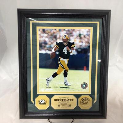 (12) PACKERS | Brett Farve Framed Collector Piece