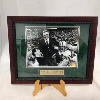 (16) PACKERS | Framed Vince Lombardi