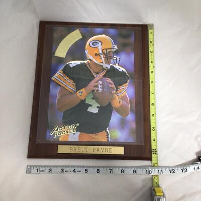 (19) PACKERS | Brett Farve Plaques and Newspaper Article