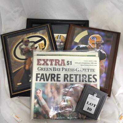 (19) PACKERS | Brett Farve Plaques and Newspaper Article