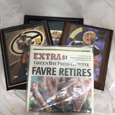 (19) PACKERS | Brett Farve Plaques and Newspaper Article