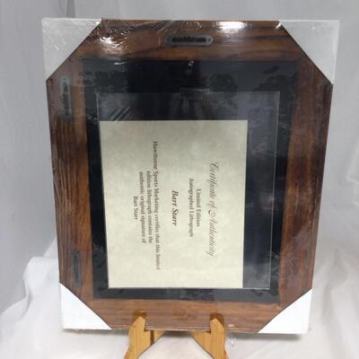 (21) PACKERS| Signed Bart Starr framed Lithograph