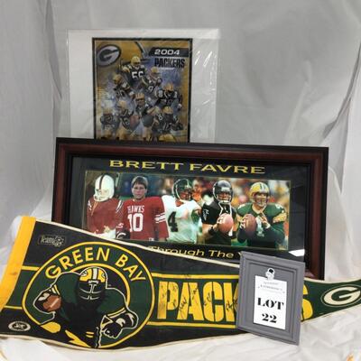 (22) PACKERS | Signed Pennant | Framed Brett Farve | Matted Photo