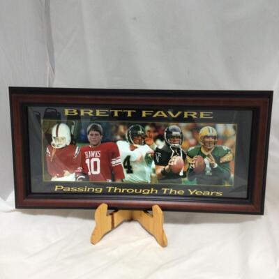 (22) PACKERS | Signed Pennant | Framed Brett Farve | Matted Photo