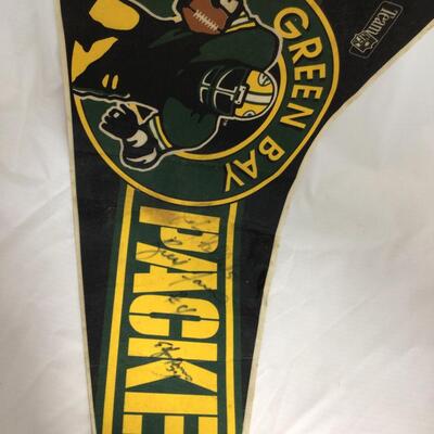 (22) PACKERS | Signed Pennant | Framed Brett Farve | Matted Photo