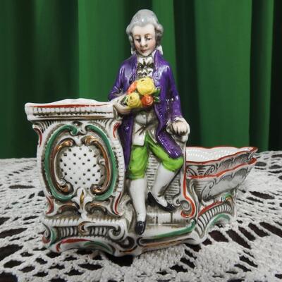 Colonial man match holder