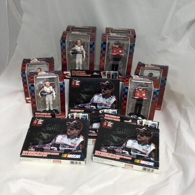 (24) NASCAR | Dale Earnhardt Collectibles