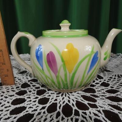 Floral tea pot