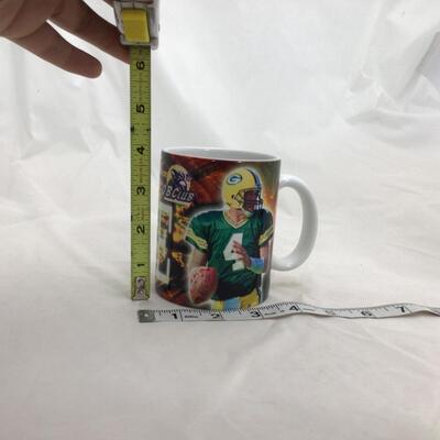 (62) PACKERS | Brett Farve Framed Photograph | Drinkware
