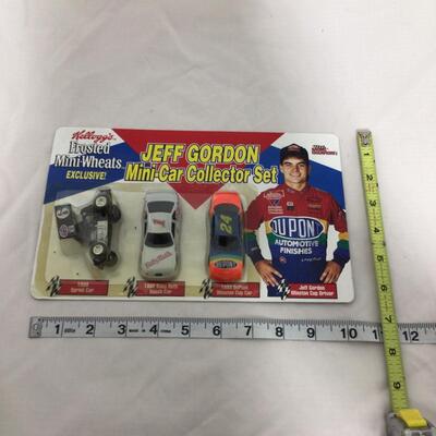 (86) NASCAR | Mixed Group of Racing Collectibles