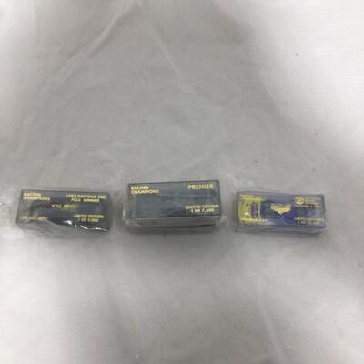 (87) NASCAR | Mixed Group of different Racing Car Collectibles