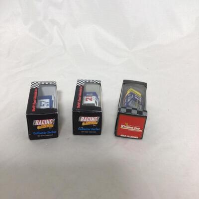 (87) NASCAR | Mixed Group of different Racing Car Collectibles