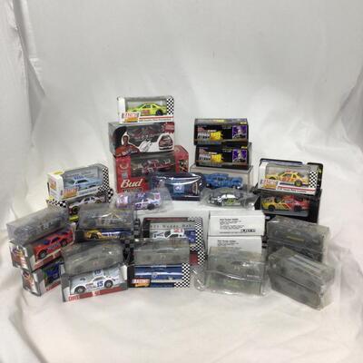 (87) NASCAR | Mixed Group of different Racing Car Collectibles